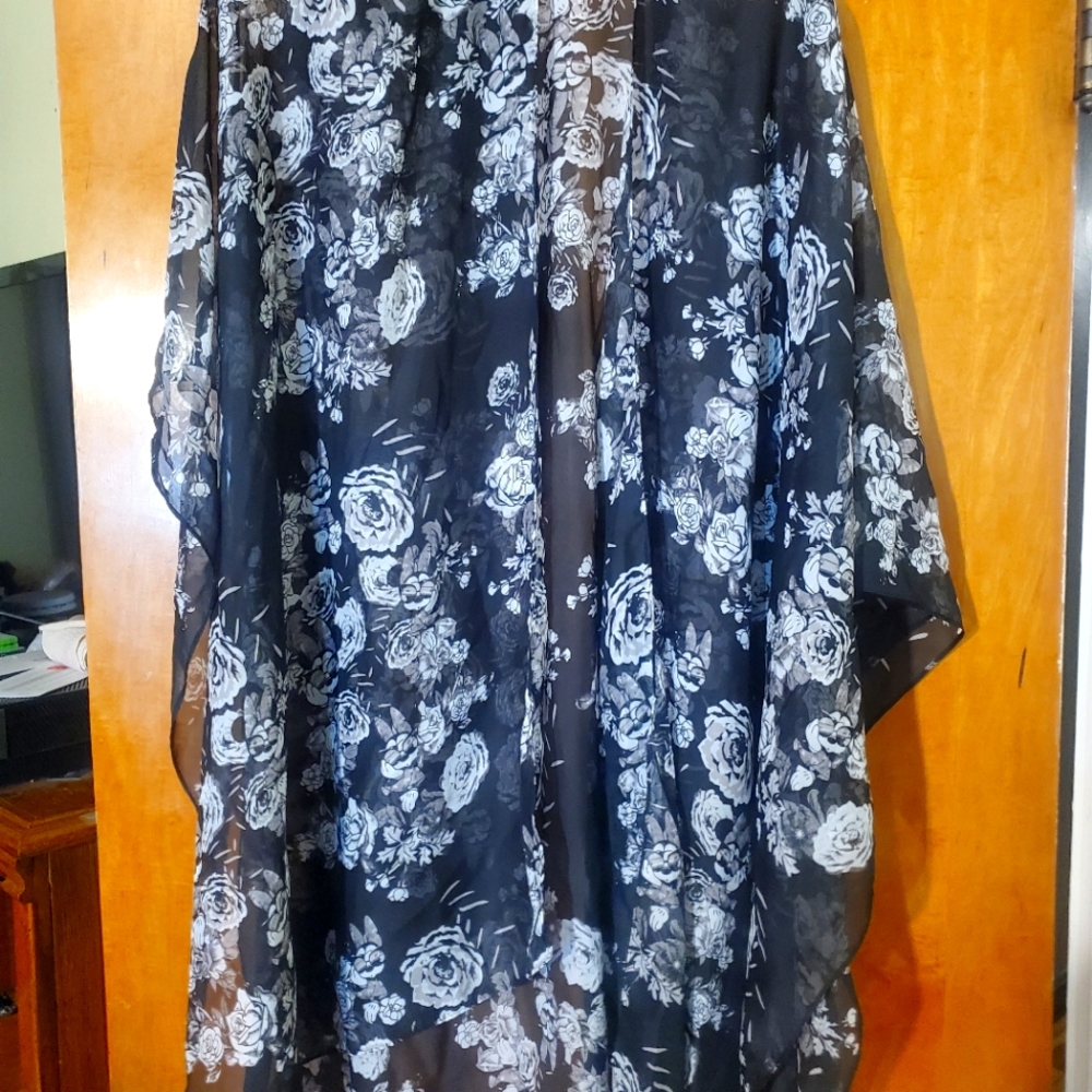 Disney Floral Minnie Mouse Shaul / Wrap - One Size